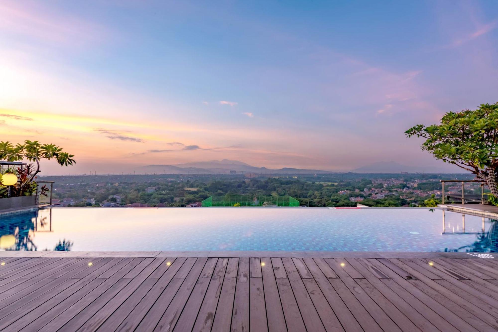 Hotel Ciputra Cibubur Managed By Swiss-Belhotel International Exterior photo